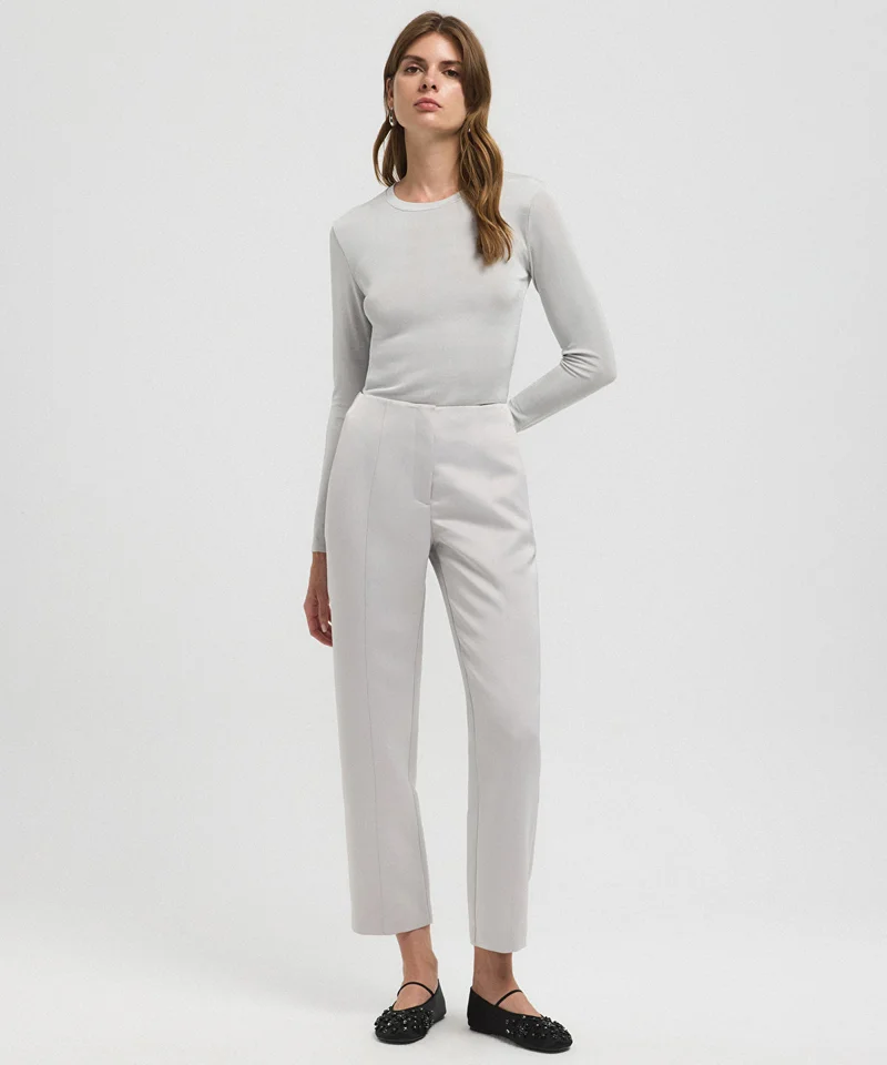 ابيكول High-Waist Carrot Fit Trousers